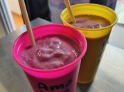 Una foto de bebidas de frambuesa