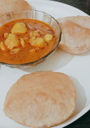 Aloo puri रेसिपी मुख्य फोटो