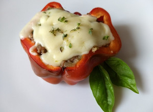 Una foto de Pimientos o morrones rellenos con carne