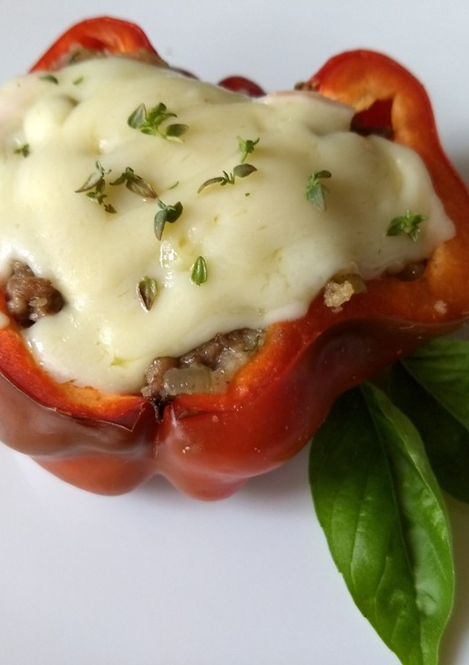 Una foto de Pimientos o morrones rellenos con carne