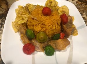 Una foto de Arroz amarillo con cerdo