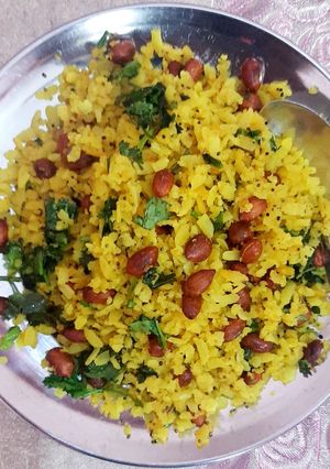 पोहा (poha recipe in Hindi) रेसिपी मुख्य फोटो