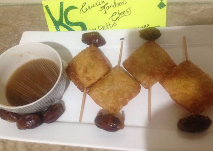 Recipe of Mario Batali Chicken tandori cheesy Pettie with imli and khajoor chutney