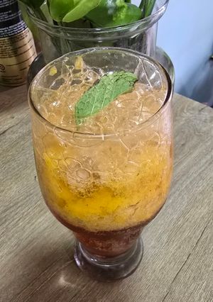 A picture of Mango blossom.