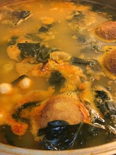 Una foto de Garbanzada con bacalao y espinacas 🐟🌱