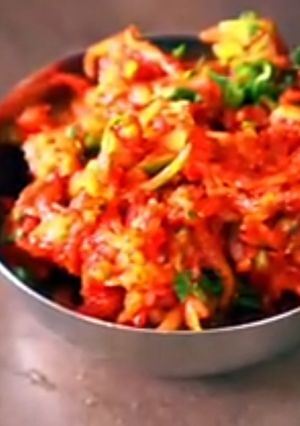 કેરી નું ઇન્સ્ટન્ટ અથાણું (Keri Instant Athanu Recipe In Gujarati) રેસીપી મુખ્ય ફોટો