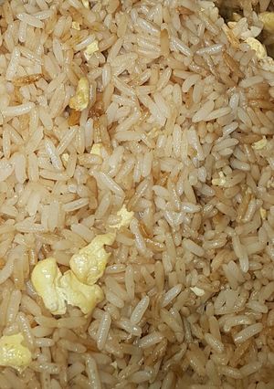 A picture of Garlic egg rice.