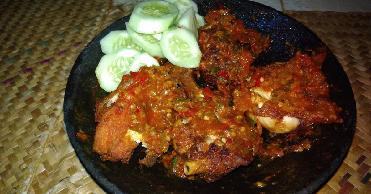 Resep Ayam penyet oleh Intan Ali - Cookpad