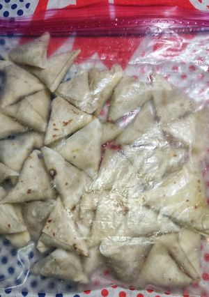 A picture of One Bite Chicken Samosa.
