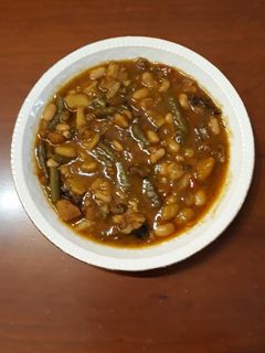 Una foto de Habichuelas con verduras y bacalao