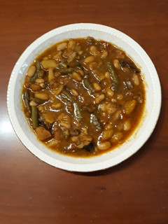 Una foto de Habichuelas con verduras y bacalao