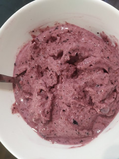 Una foto de Helado de frutos rojos