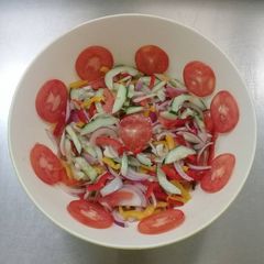 A picture of Vegetable salad / garden salad.