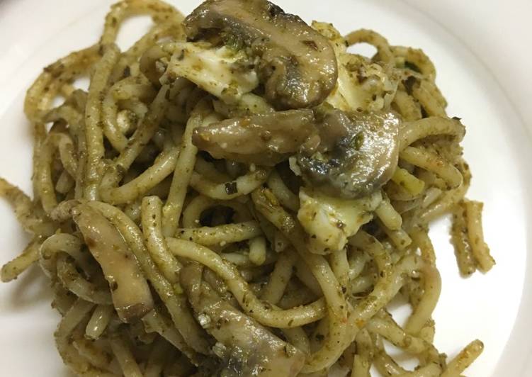 Steps to Make Super Quick Homemade Pesto Spaghetti with mushrooms