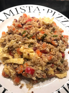 Una foto de Falso arroz de coliflor con verduras