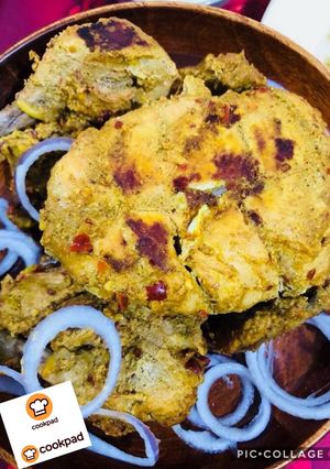 A picture of Chicken lahori chargha.