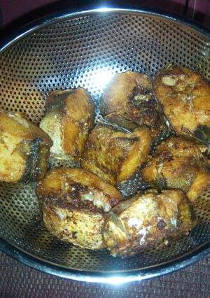 A picture of Fried fish.