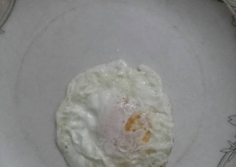 Half fri egg