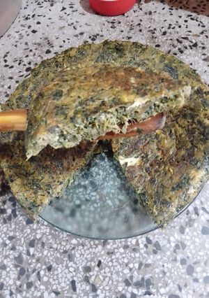 Una foto de Tortilla de hojas de Remolacha!! SII hojas de Remolacha 😊