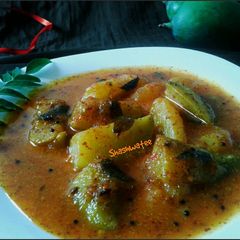 Amba khatta (A sweet sour mango relish with mustard paste) A picture of Amba khatta (A sweet sour mango relish with mustard paste).