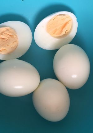 A picture of Boiled eggs.