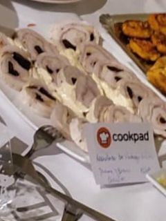Una foto de Pechuga rellena de jamón queso y ciruelas
