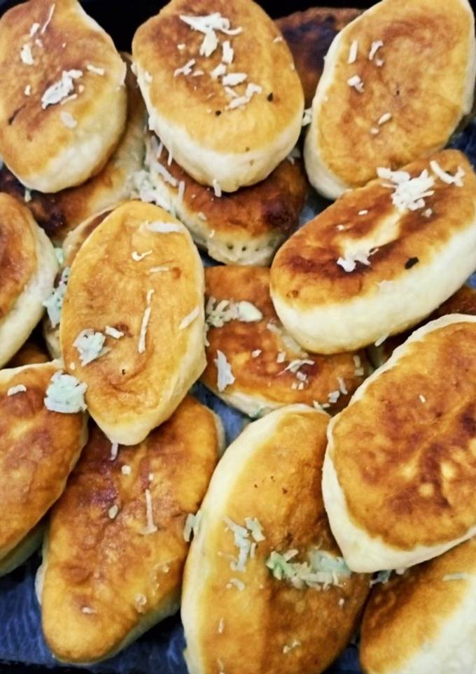 Пироги смажені з горохом