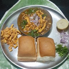 Moth Beans (Mataki) Misal Pav A picture of Moth Beans (Mataki) Misal Pav.