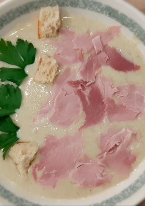 Une photo de Velouté d'endive au jambon
