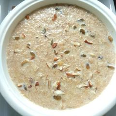 A picture of Doodh sewai.