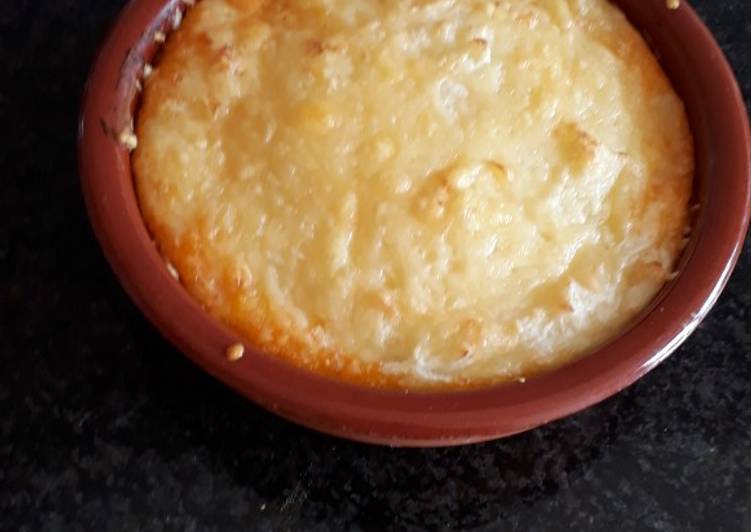 Pastel de carne y tomate frito