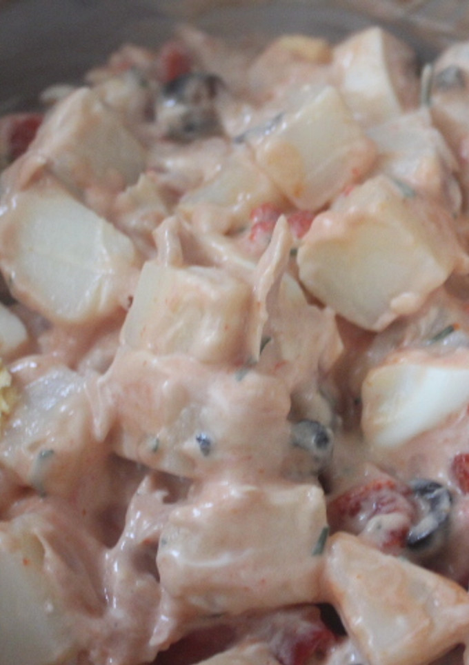 Una foto de Ensalada de huevo, patata y pimiento