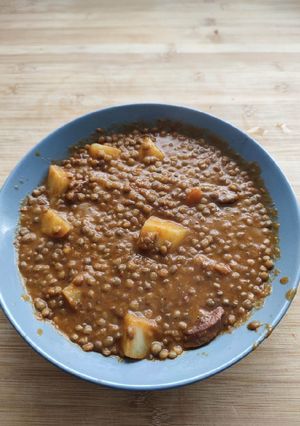 Una foto de Lentejas con chorizo (para chuparse los dedos)