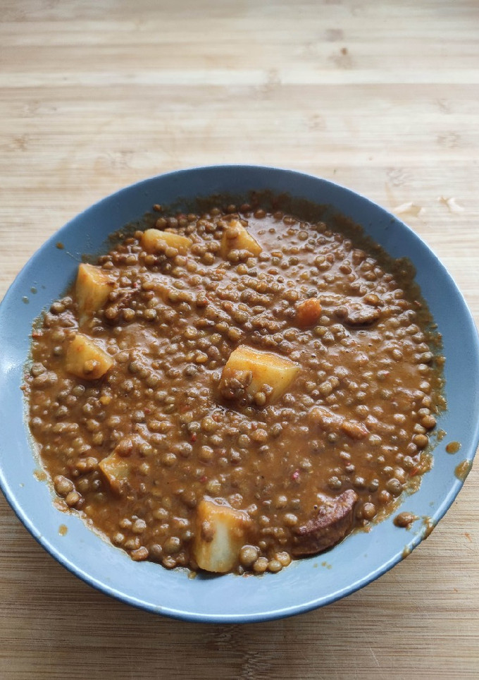 Una foto de Lentejas con chorizo (para chuparse los dedos)