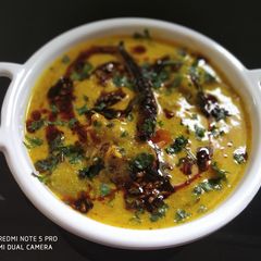 A picture of Pakoda kadhi.