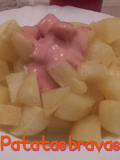 Una foto de Patatas bravas*