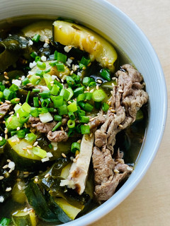 A picture of Seaweed Soup with Sliced Zucchini and tender beef.