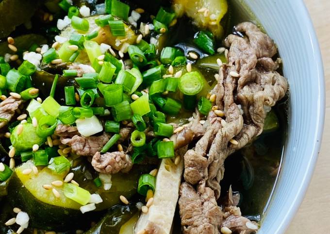 Recipe of Ultimate Seaweed Soup with Sliced Zucchini and tender beef