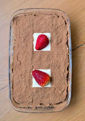 Una foto de Tiramisú sin huevo crudo 🍰sin balanza, ideal principiantes, con tips y seguridad bromatológica 🍰