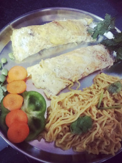 நூடுல்ஸ் எக் ரோல்(noodles egg role recipe in tamil) செய்முறை முக்கிய புகைப்படம்