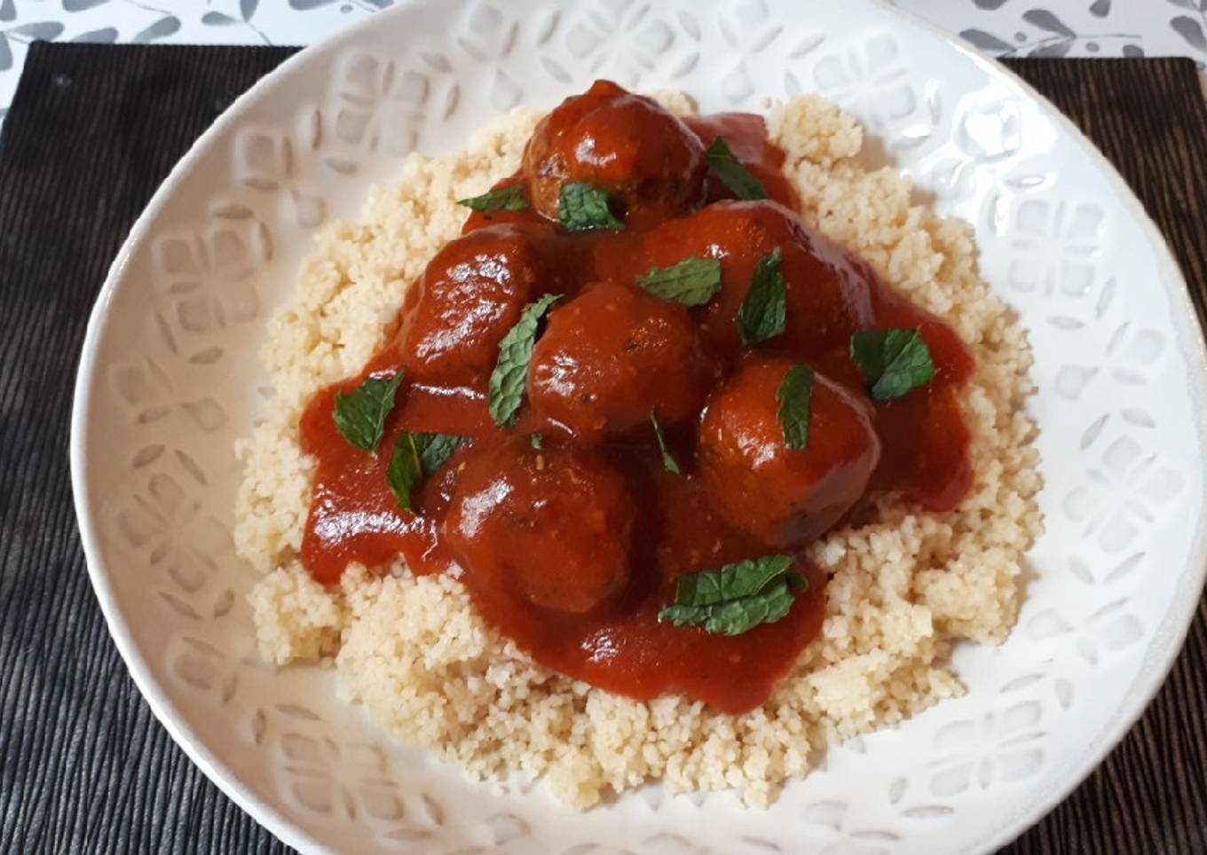 Albóndigas libanesas en salsa de tomate