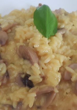 Foto di Risotto allo zafferano con funghi champignon