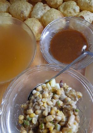 A picture of Pani Puri.