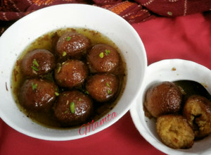 A picture of Mawa Gulab Jamun from left over ghee residue.