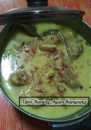 Foto resep Opor Kuning Ayam Kampung