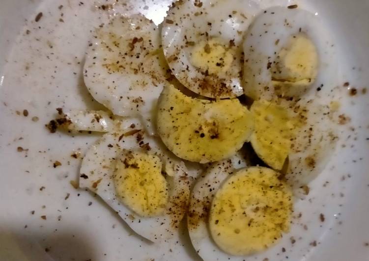 RECOMMENDED! Secret Recipes Boiled egg with salt and pepper