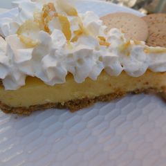 A picture of Refreshing Lemon Pie.