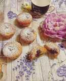 Muffin con cuore di cioccolato e pere
