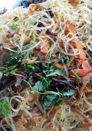 Hình của món Miến trộn chay.