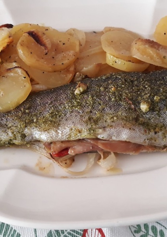 Una foto de Trucha a la navarra -al horno-